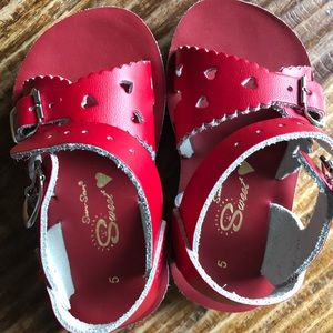 Salt Water Toddler girls size 5 sandals